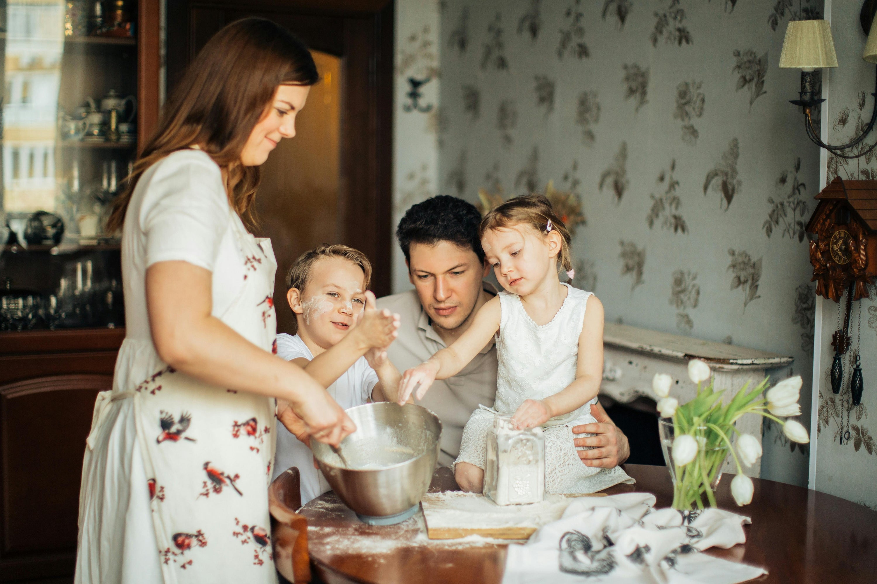 How to Choose the Right Cookware for Big Family Meals